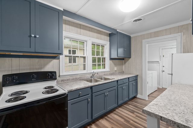 814 Gracey Ave, Clarksville, TN 37040