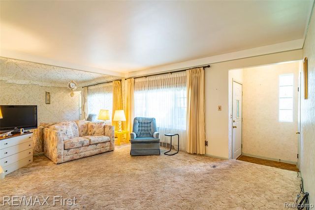 8860 Kidley Drive, Sterling Heights, MI 48314