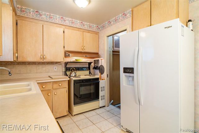 8860 Kidley Drive, Sterling Heights, MI 48314