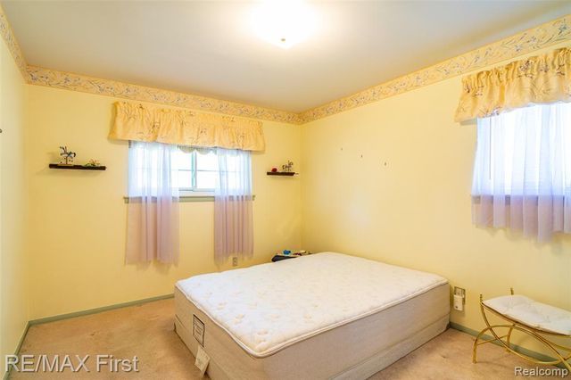 8860 Kidley Drive, Sterling Heights, MI 48314