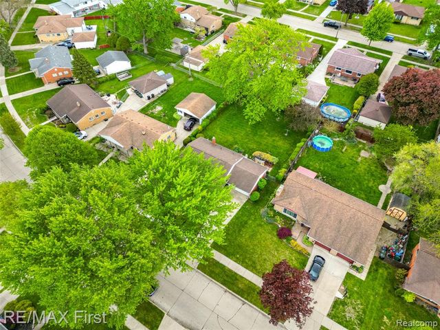 8860 Kidley Drive, Sterling Heights, MI 48314