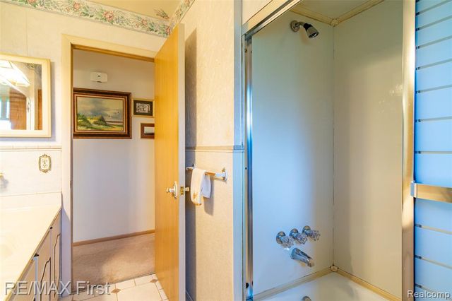 8860 Kidley Drive, Sterling Heights, MI 48314