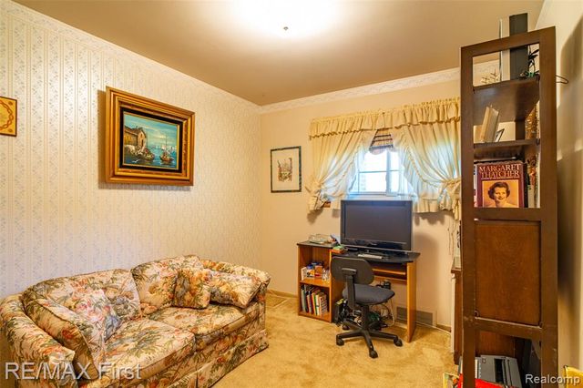 8860 Kidley Drive, Sterling Heights, MI 48314