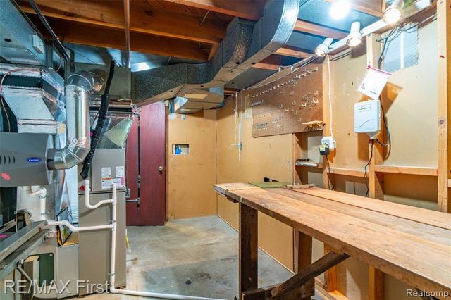 8860 Kidley Drive, Sterling Heights, MI 48314