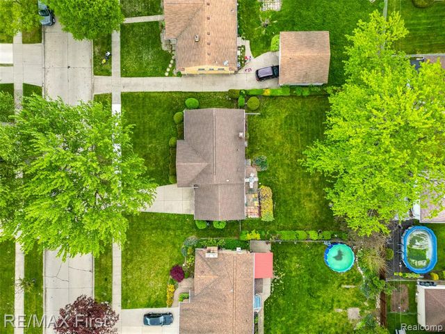 8860 Kidley Drive, Sterling Heights, MI 48314