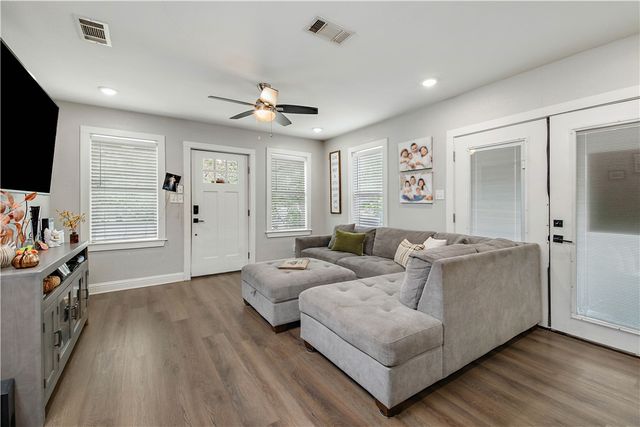 504 Eden Lane, Bryan, TX 77803