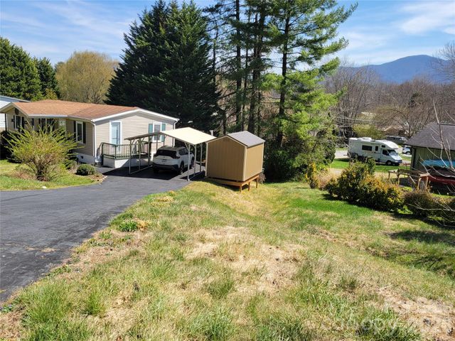 323 4th Street, Waynesville, NC 28786