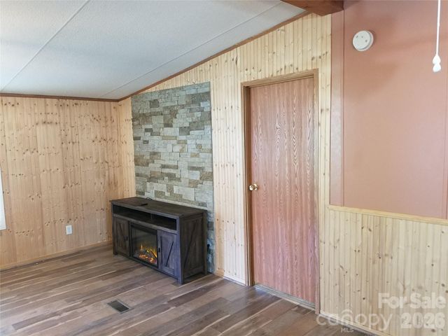 323 4th Street, Waynesville, NC 28786