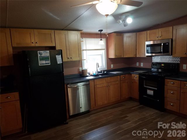 323 4th Street, Waynesville, NC 28786