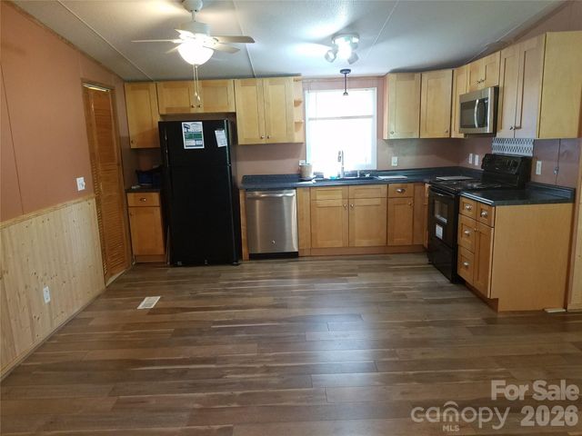 323 4th Street, Waynesville, NC 28786