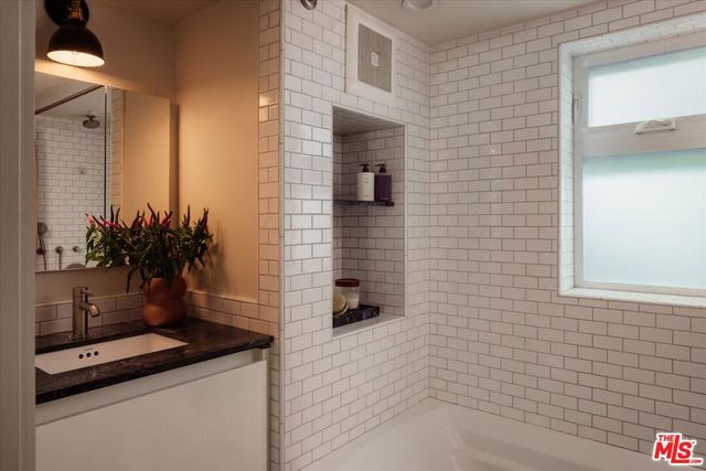 8942 Wonderland Avenue, Los Angeles, CA 90046