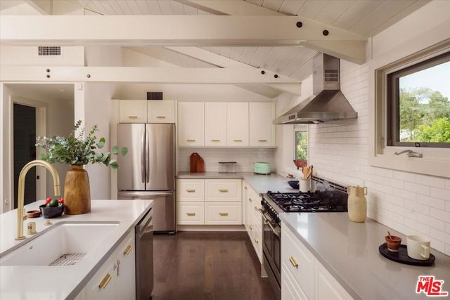 8942 Wonderland Avenue, Los Angeles, CA 90046