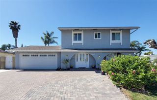 17891 Caledonia Cir, Huntington Beach, CA 92647