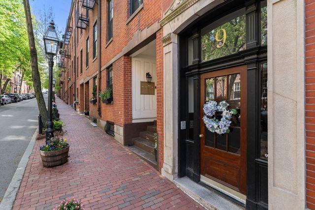 9 Hancock St 2, Boston, MA 02114