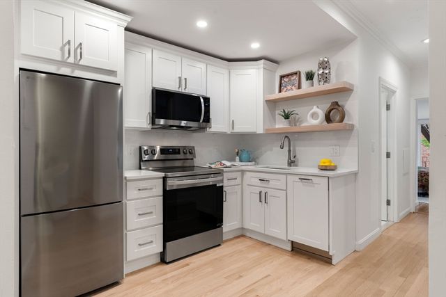 9 Hancock St 2, Boston, MA 02114