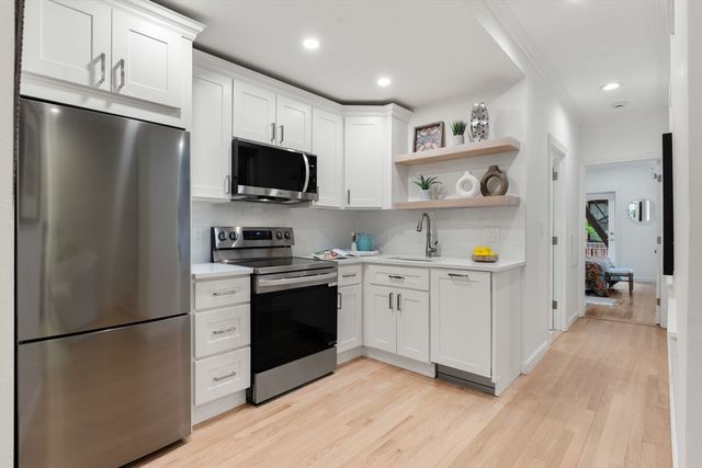 9 Hancock St 2, Boston, MA 02114