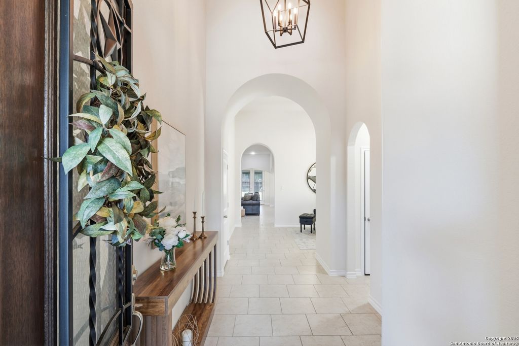 7715 Goldstrike Dr, San Antonio, TX 78254