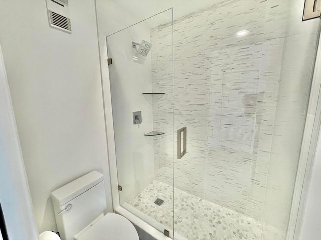 359 Prestwick Circle 2, Palm Beach Gardens, FL 33418