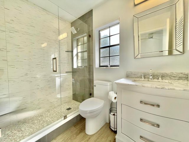 359 Prestwick Circle 2, Palm Beach Gardens, FL 33418