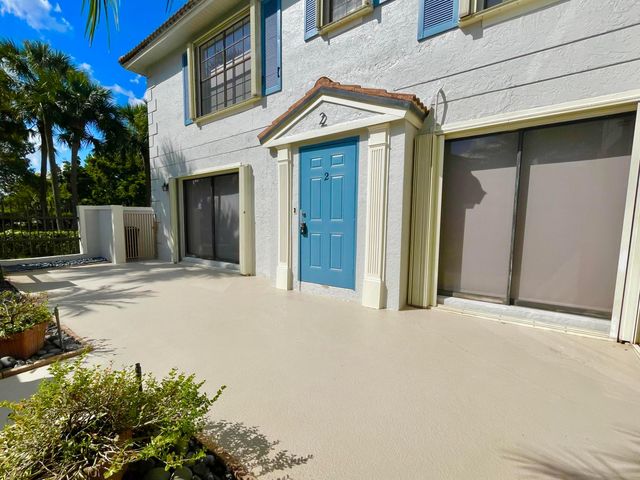 359 Prestwick Circle 2, Palm Beach Gardens, FL 33418