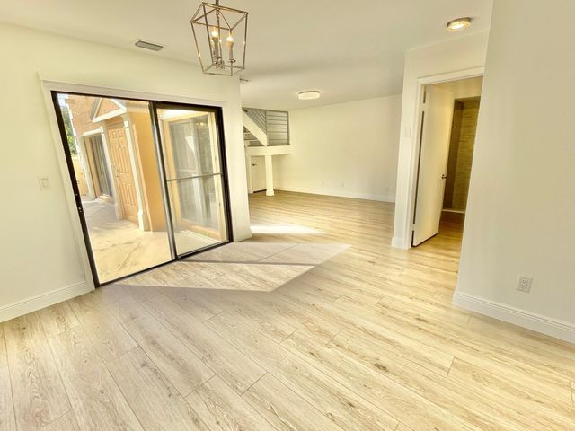 359 Prestwick Circle 2, Palm Beach Gardens, FL 33418