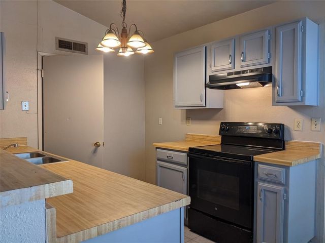 2433 Limestone Drive, Arlington, TX 76014
