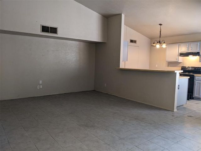 2433 Limestone Drive, Arlington, TX 76014