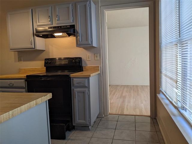 2433 Limestone Drive, Arlington, TX 76014
