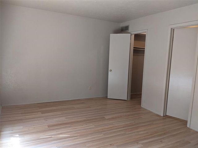 2433 Limestone Drive, Arlington, TX 76014