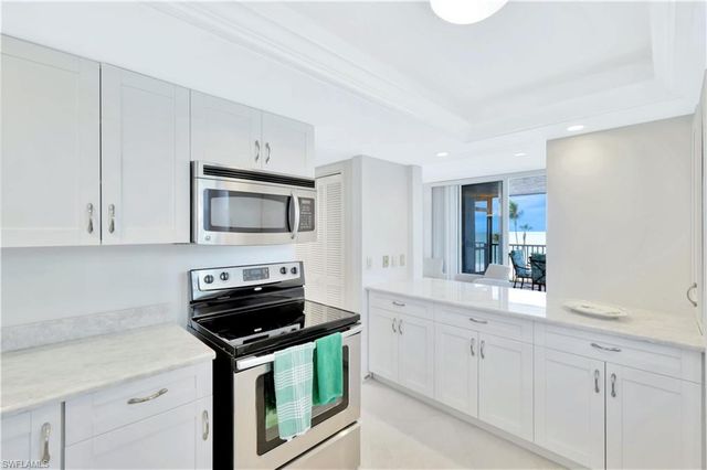 10701 Gulf Shore DR 302, Naples, FL 34108