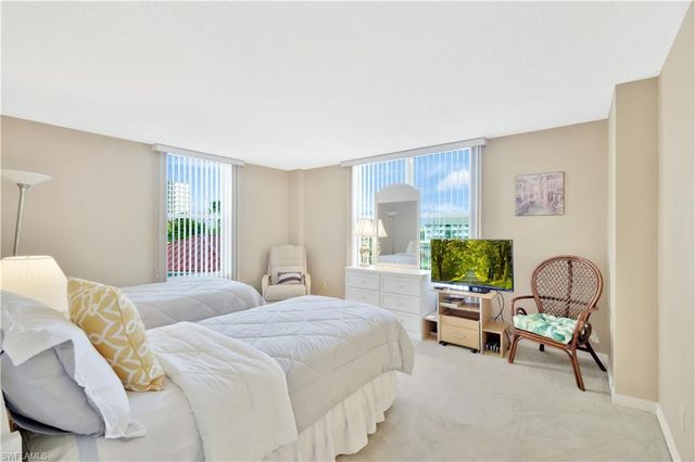 10701 Gulf Shore DR 302, Naples, FL 34108