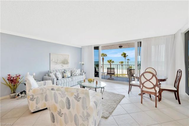 10701 Gulf Shore DR 302, Naples, FL 34108