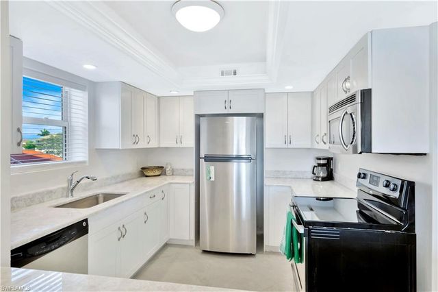 10701 Gulf Shore DR 302, Naples, FL 34108