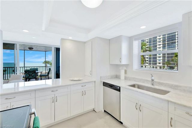 10701 Gulf Shore DR 302, Naples, FL 34108