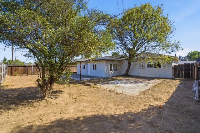 10198 Heath Street, Hanford, CA 93230