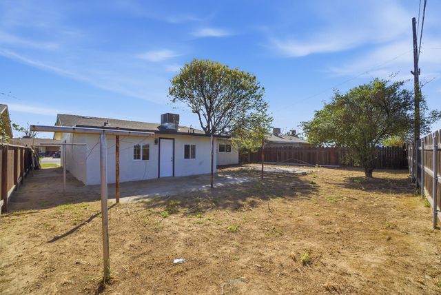 10198 Heath Street, Hanford, CA 93230