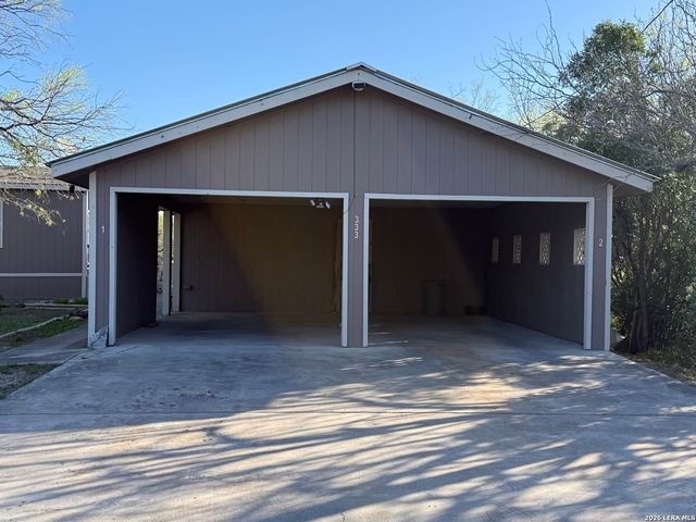 333 Fairway Circle, Brackettville, TX 78832