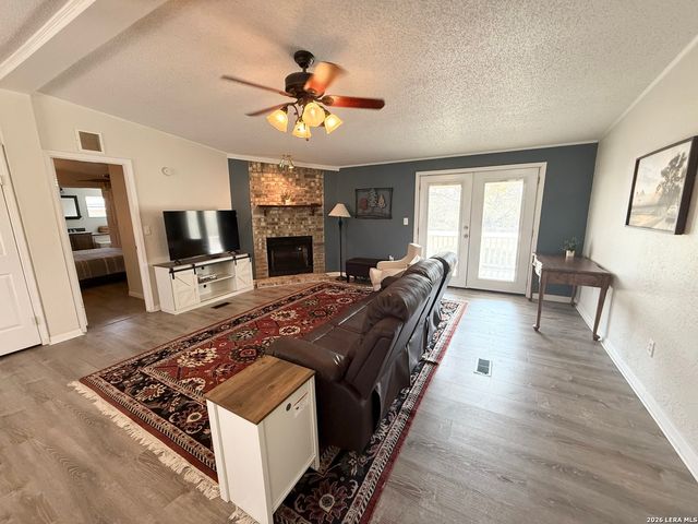 333 Fairway Circle, Brackettville, TX 78832