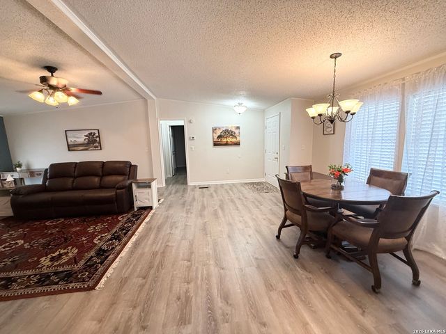 333 Fairway Circle, Brackettville, TX 78832