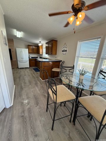 333 Fairway Circle, Brackettville, TX 78832