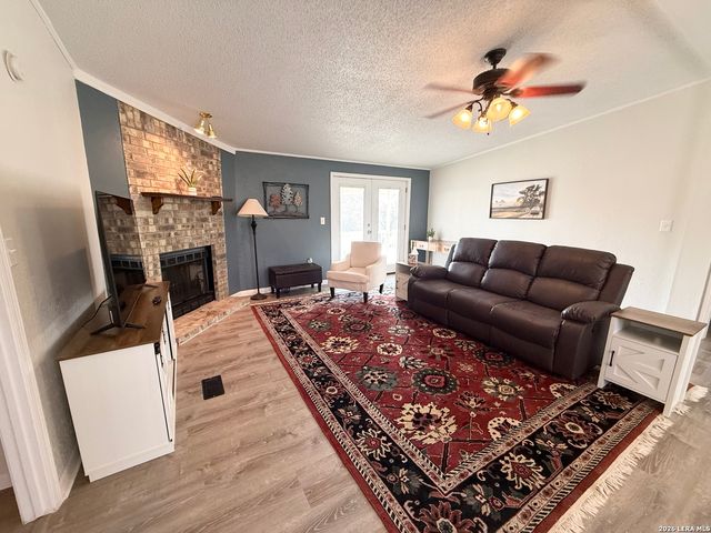 333 Fairway Circle, Brackettville, TX 78832