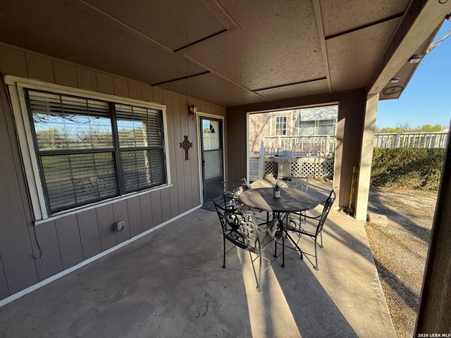 333 Fairway Circle, Brackettville, TX 78832