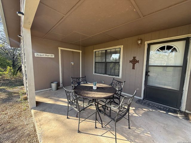 333 Fairway Circle, Brackettville, TX 78832