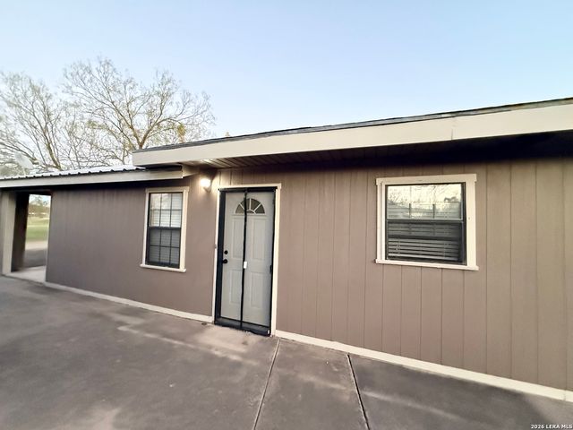 333 Fairway Circle, Brackettville, TX 78832