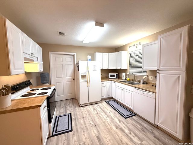 333 Fairway Circle, Brackettville, TX 78832