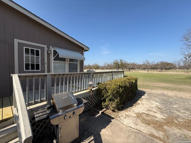 333 Fairway Circle, Brackettville, TX 78832