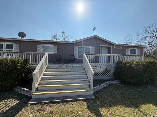 333 Fairway Circle, Brackettville, TX 78832