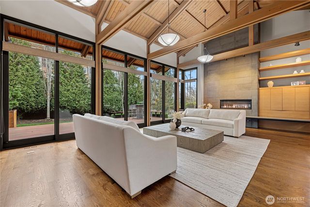 1014 Belfair Road, Bellevue, WA 98004