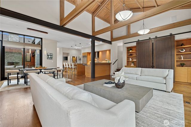 1014 Belfair Road, Bellevue, WA 98004