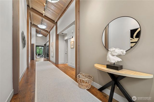 1014 Belfair Road, Bellevue, WA 98004